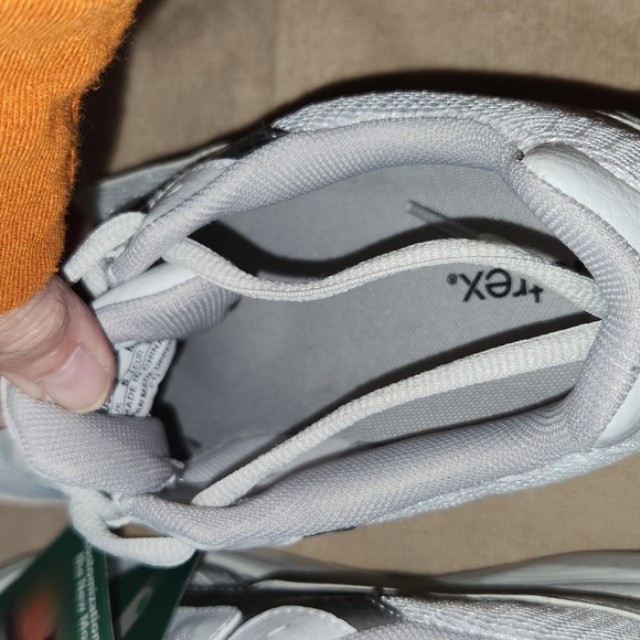 Aetrex  Walking Shoes. - Picture 6 of 11